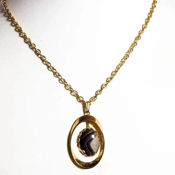 Vintage Gold Tone Pendant Necklace w/ Black Banded Agate – 18" Chain - Picture 1 of 5